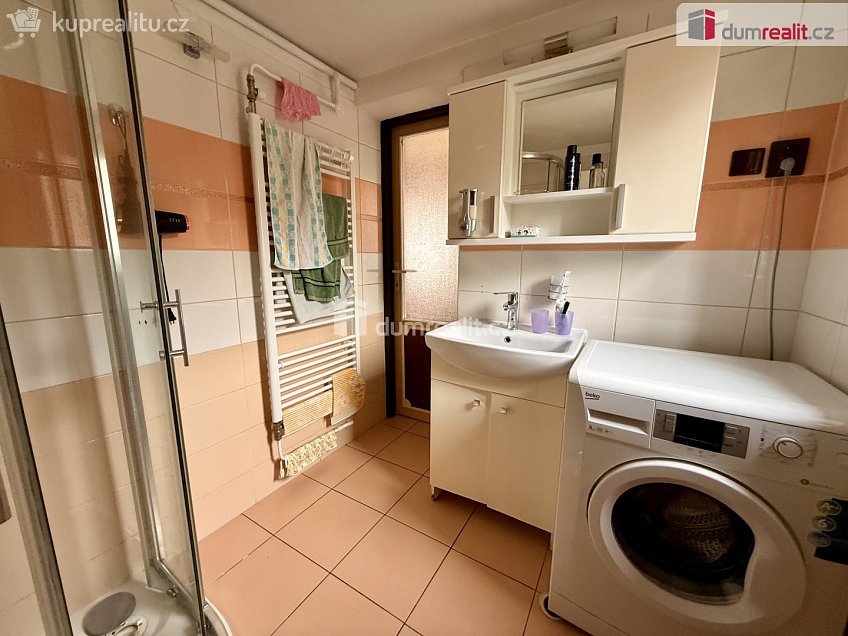 Prodej  rodinného domu 215 m^2 Popovice, Popovice 