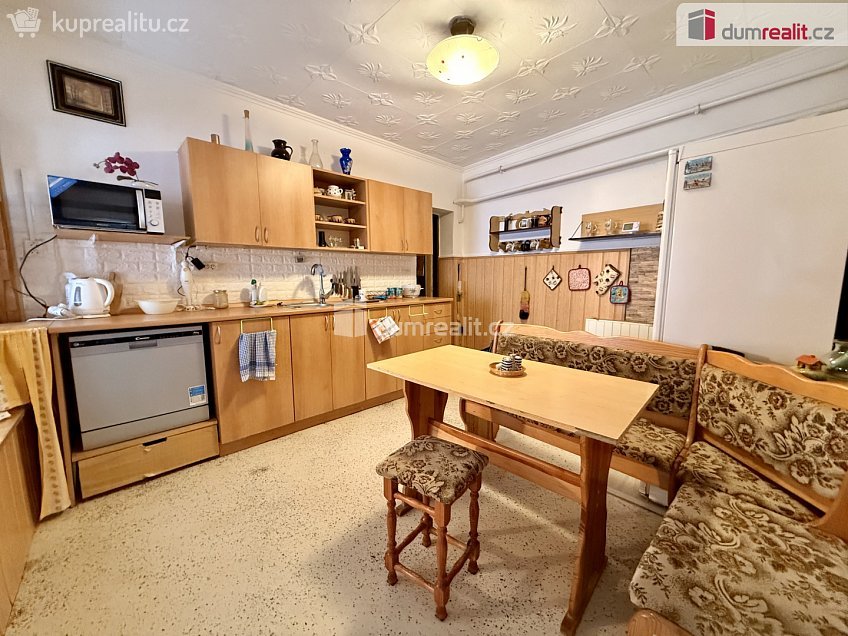 Prodej  rodinného domu 215 m^2 Popovice, Popovice 