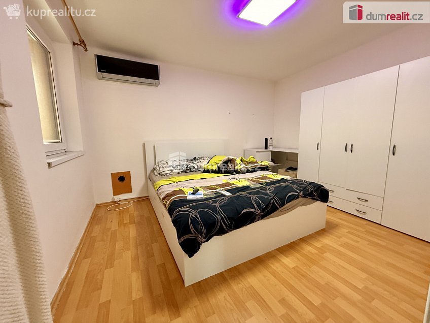 Prodej  rodinného domu 215 m^2 Popovice, Popovice 