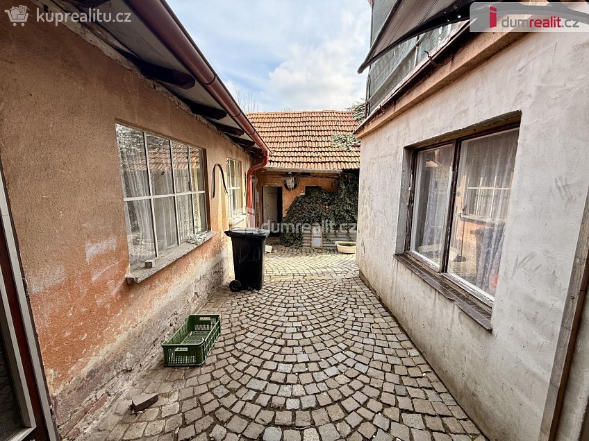 Prodej  rodinného domu 215 m^2 Popovice, Popovice 