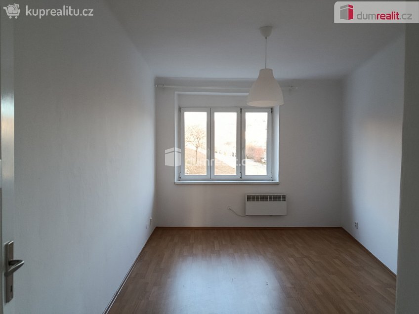 Pronájem bytu 1+kk 23 m^2 Týmlova, Praha 4 