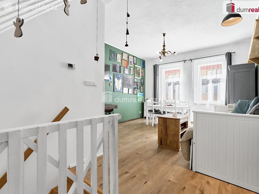 Prodej  rodinného domu 100 m^2 Žižkova, Ostrov 