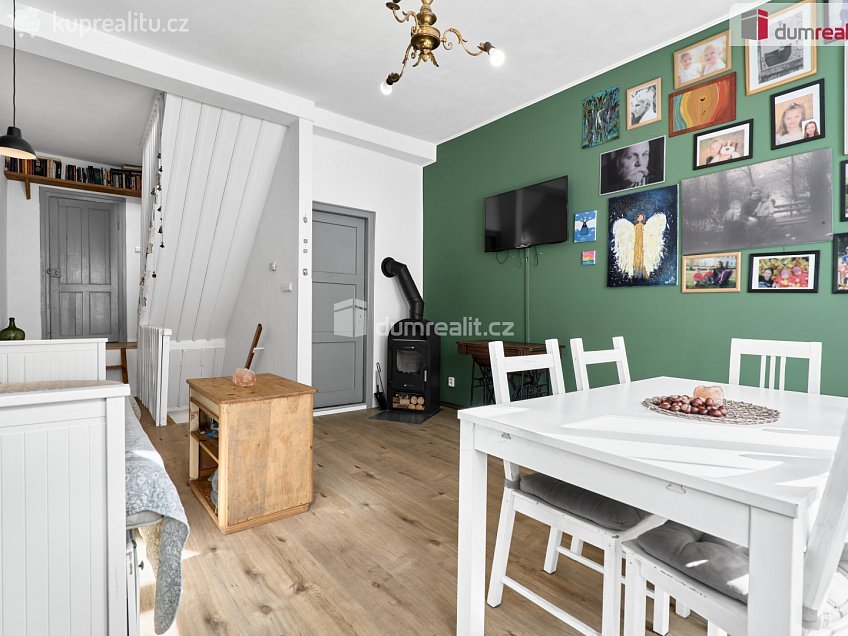 Prodej  rodinného domu 100 m^2 Žižkova, Ostrov 