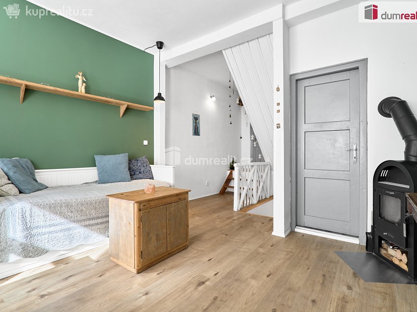 Prodej  rodinného domu 100 m^2 Žižkova, Ostrov 