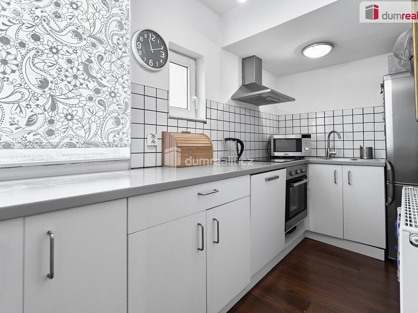 Prodej  rodinného domu 100 m^2 Žižkova, Ostrov 