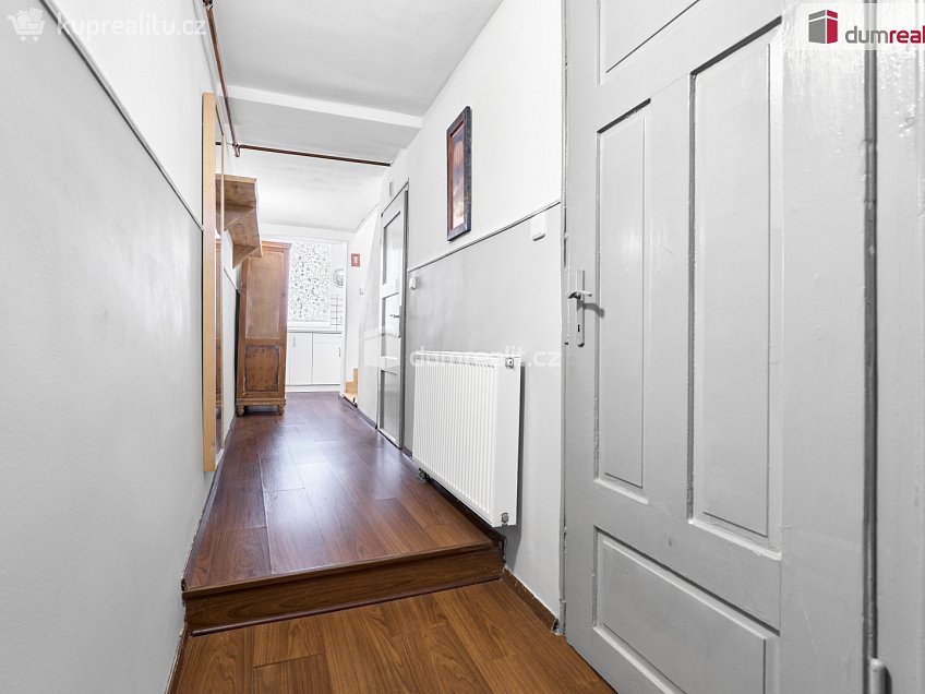 Prodej  rodinného domu 100 m^2 Žižkova, Ostrov 