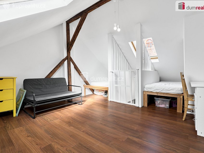 Prodej  rodinného domu 100 m^2 Žižkova, Ostrov 