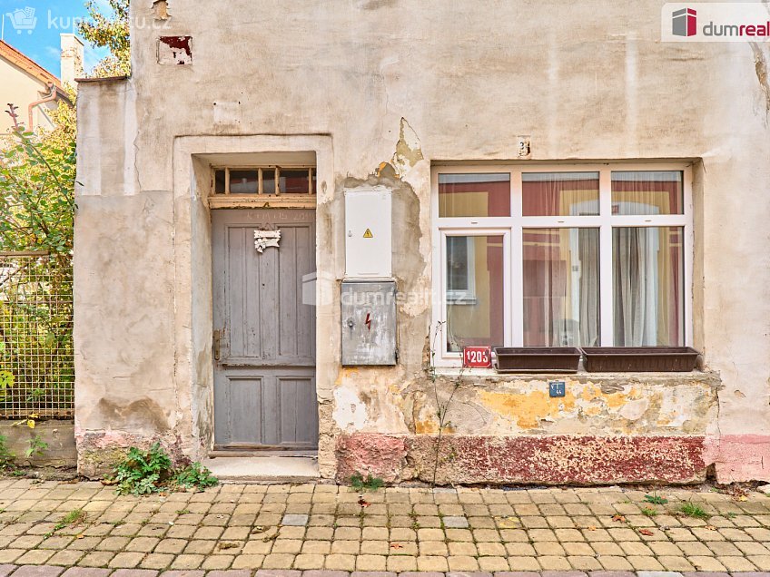 Prodej  rodinného domu 100 m^2 Žižkova, Ostrov 