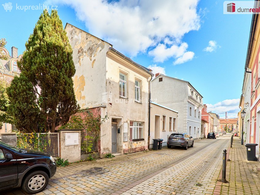 Prodej  rodinného domu 100 m^2 Žižkova, Ostrov 