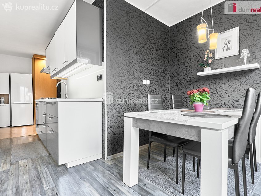 Prodej bytu 3+1 67 m^2 Jelínkova, Sokolov 