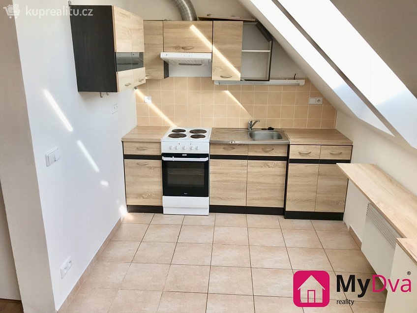 Pronájem bytu 3+kk 78 m^2 Růžová, Oslavany 