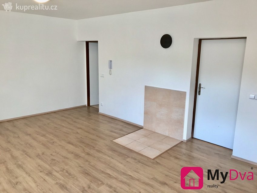 Pronájem bytu 3+kk 78 m^2 Růžová, Oslavany 