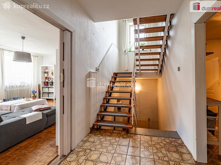 Prodej  rodinného domu 150 m^2 Javorová, Cheb 