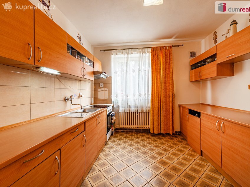 Prodej  rodinného domu 150 m^2 Javorová, Cheb 