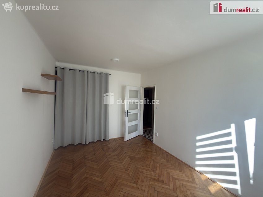 Pronájem bytu 2+kk 38 m^2 5. května, Povrly 