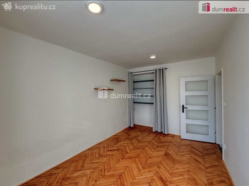 Pronájem bytu 2+kk 38 m^2 5. května, Povrly 