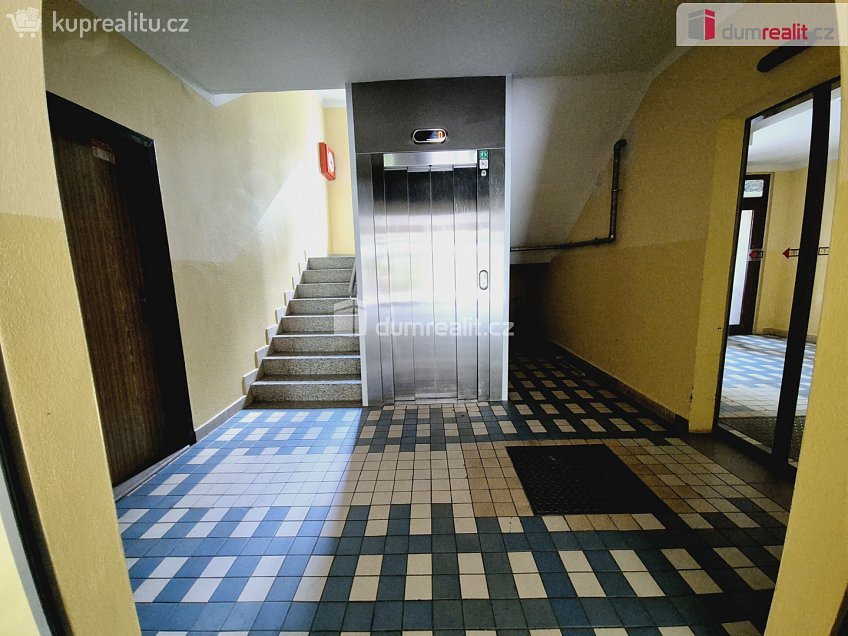 Pronájem bytu 2+kk 44 m^2 Sídliště, Velešín 