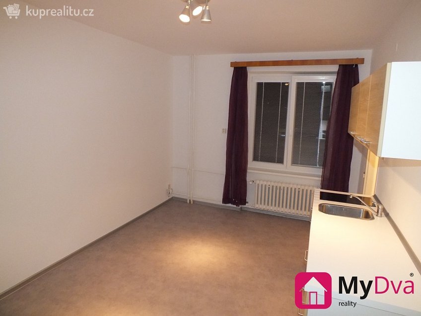 Pronájem bytu 1+kk 25 m^2 Pražská sídl., Znojmo 