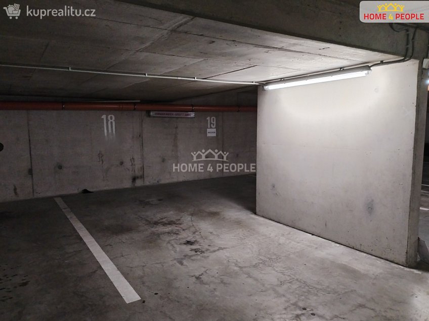 Prodej  garáže 14 m^2 Mladých Běchovic, Praha-Běchovice 