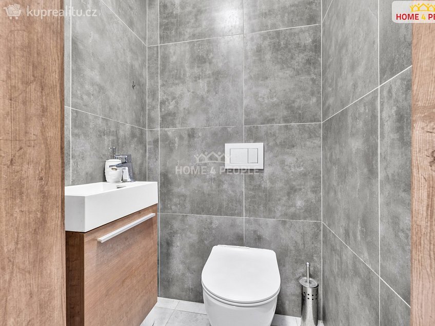 Prodej  rodinného domu 125 m^2 Podzámecká, Praha-Koloděje 