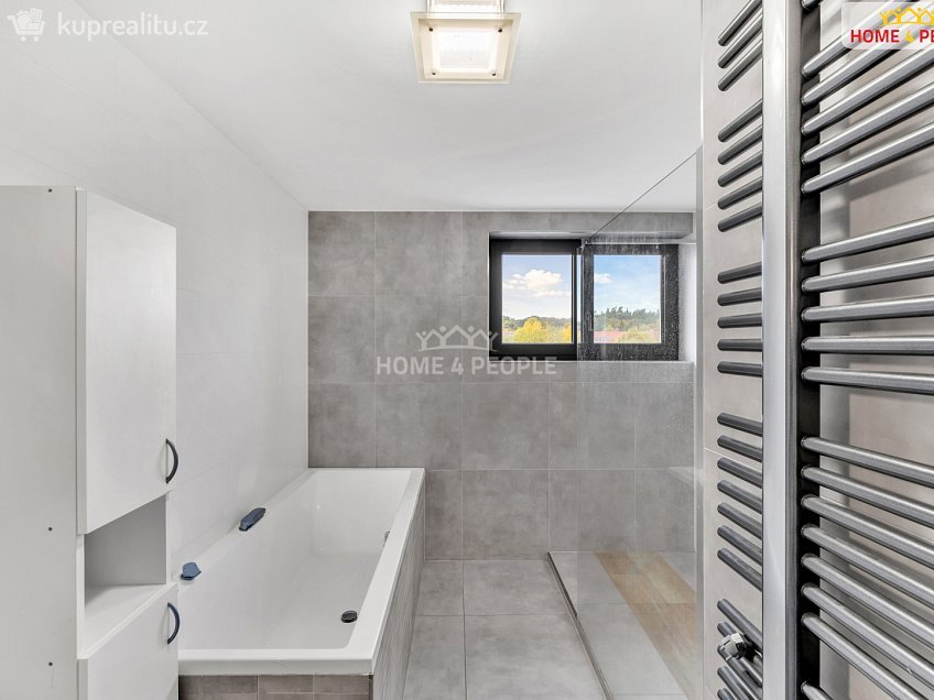 Prodej bytu 4+kk 125 m^2 Podzámecká, Praha-Koloděje 