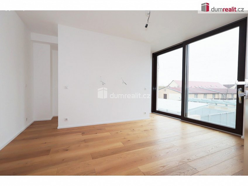 Prodej  rodinného domu 286 m^2 V Hrobech, Praha-Libuš 