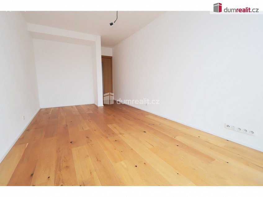 Prodej  rodinného domu 286 m^2 V Hrobech, Praha-Libuš 