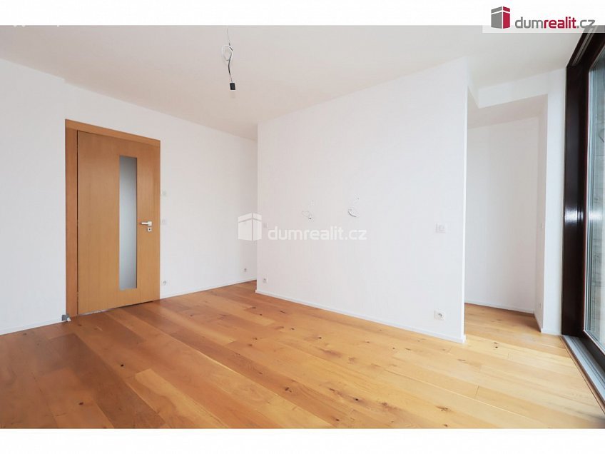 Prodej  rodinného domu 286 m^2 V Hrobech, Praha-Libuš 