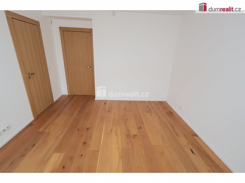 Prodej  rodinného domu 286 m^2 V Hrobech, Praha-Libuš 