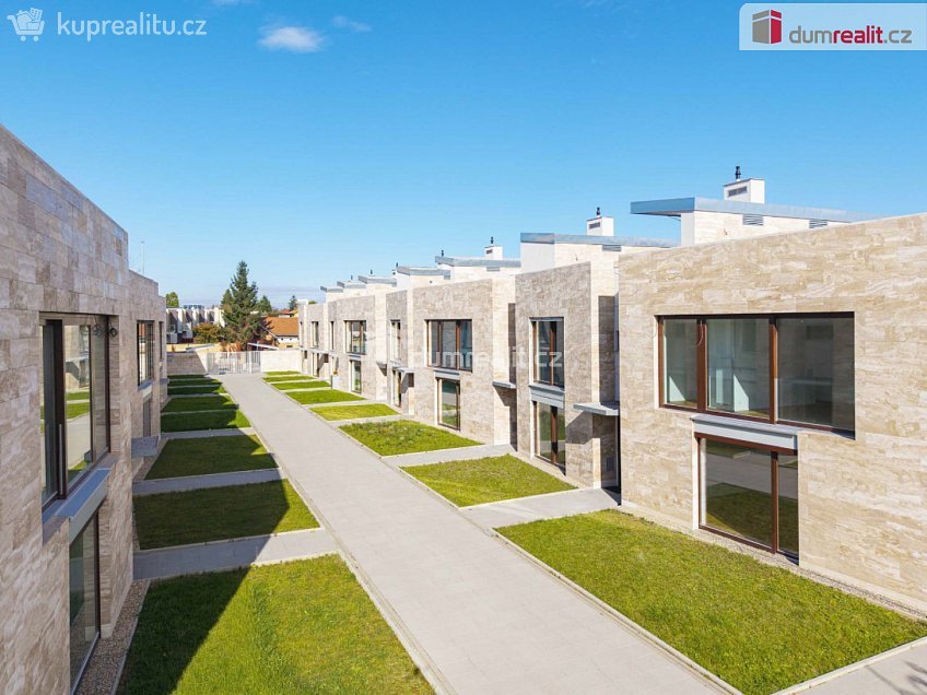 Prodej  rodinného domu 286 m^2 V Hrobech, Praha-Libuš 