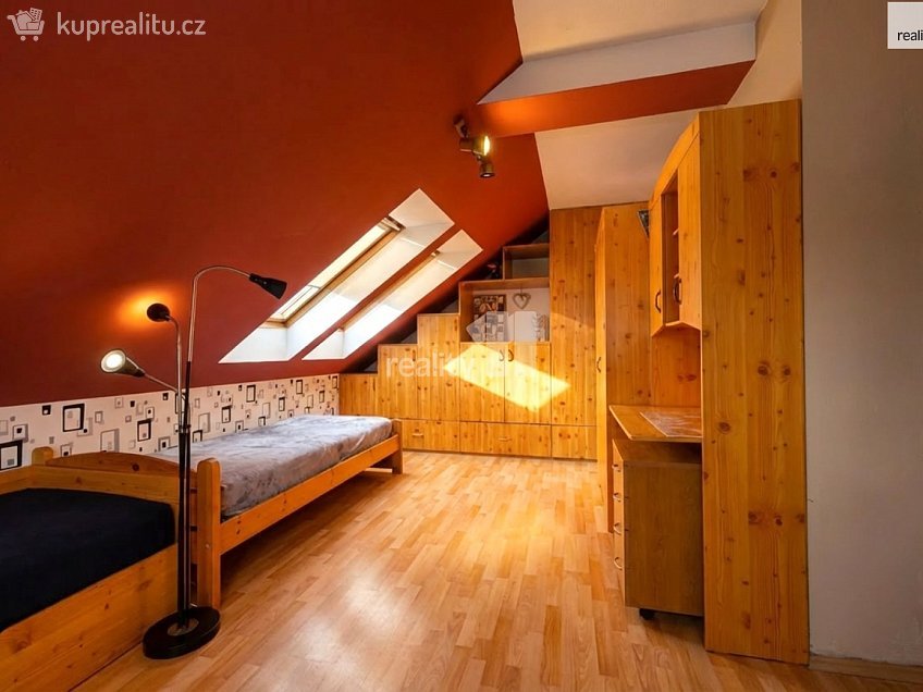 Prodej bytu 3+kk 151 m^2 Kamýcká, Praha-Suchdol 