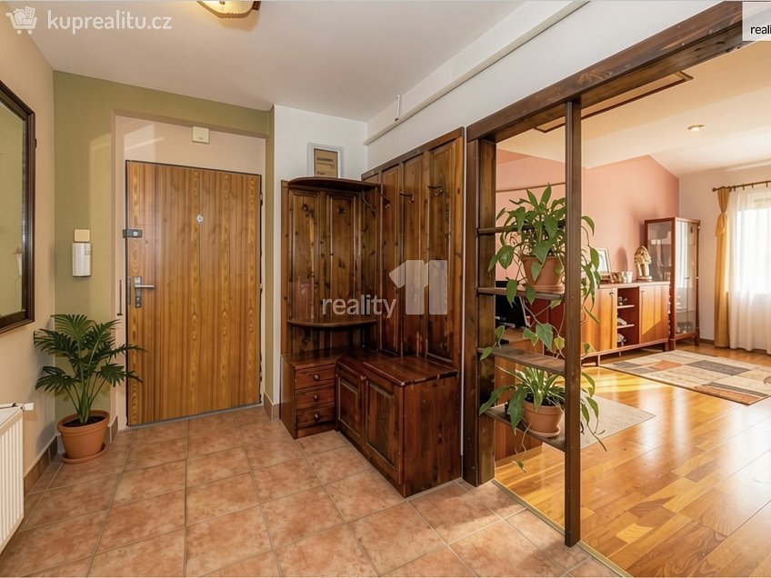 Prodej bytu 3+kk 151 m^2 Kamýcká, Praha-Suchdol 