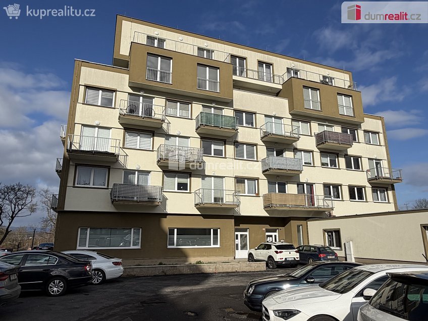 Pronájem bytu 1+kk 38 m^2 Dubová, Karlovy Vary 