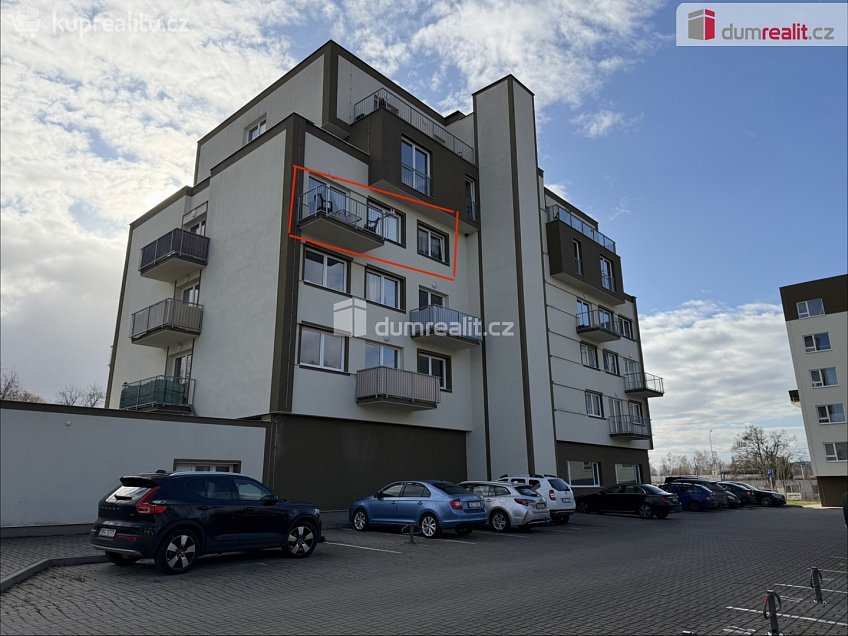 Pronájem bytu 1+kk 38 m^2 Dubová, Karlovy Vary 