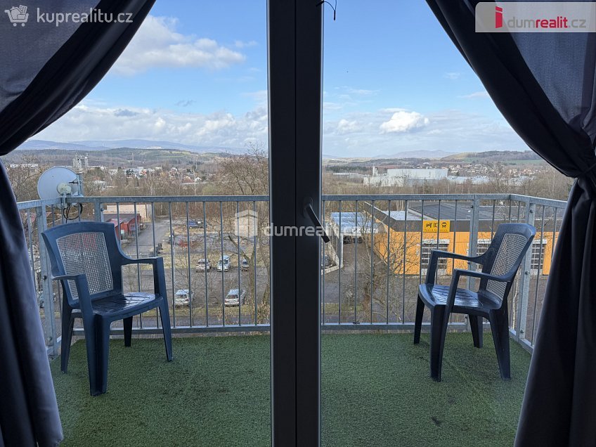 Pronájem bytu 1+kk 38 m^2 Dubová, Karlovy Vary 