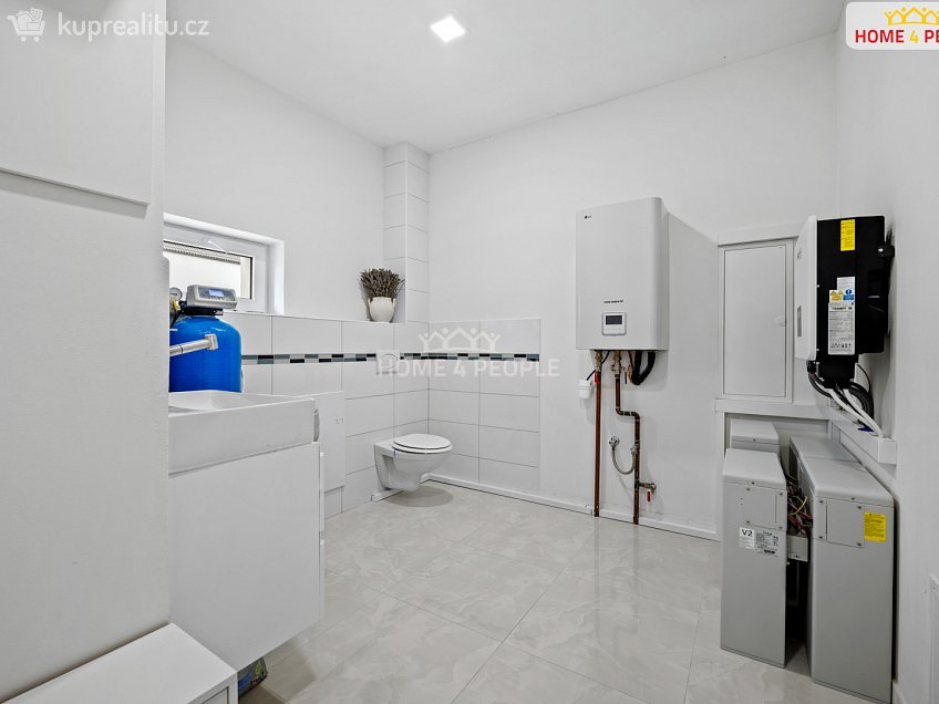 Prodej  rodinného domu 166 m^2 Rostoklaty, Rostoklaty 