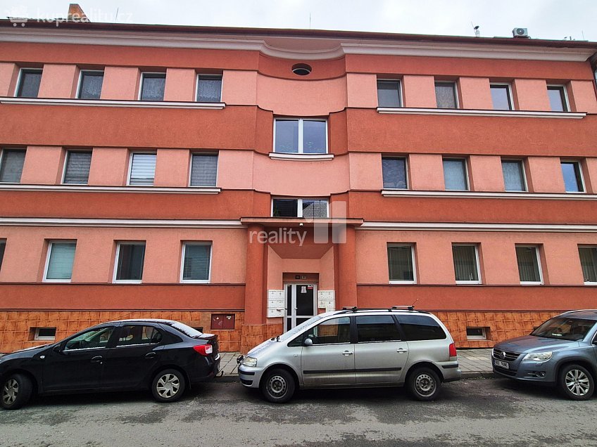 Prodej bytu 3+1 94 m^2 Slavíkova, Hodonín 