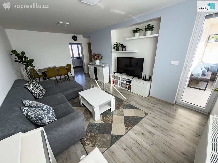 Prodej bytu 3+kk 64 m^2 Lošany, Lošany 