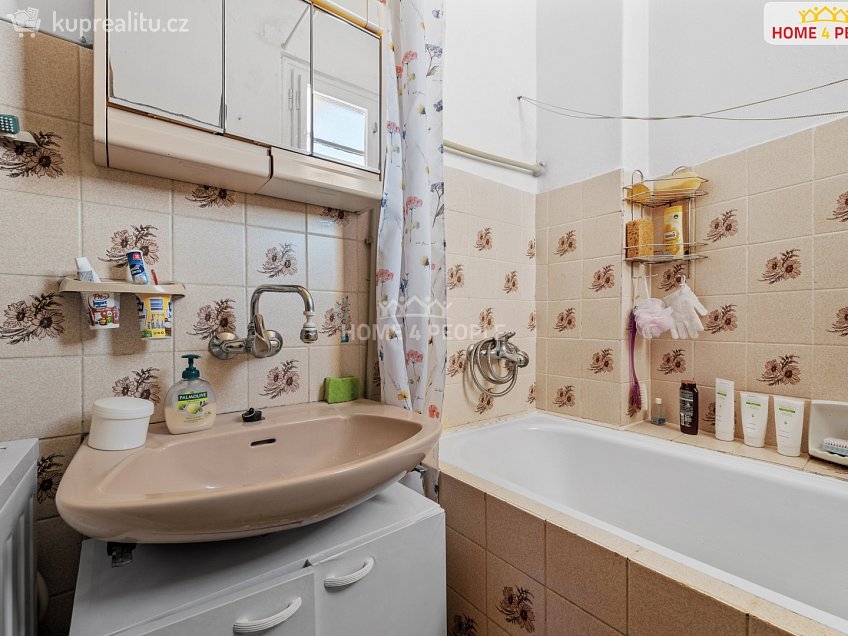 Prodej bytu 3+1 92 m^2 Olivova, Říčany 