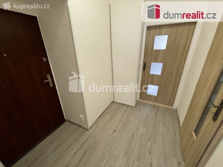 Pronájem bytu 2+kk 48 m^2 Slávy Horníka, Praha 5 