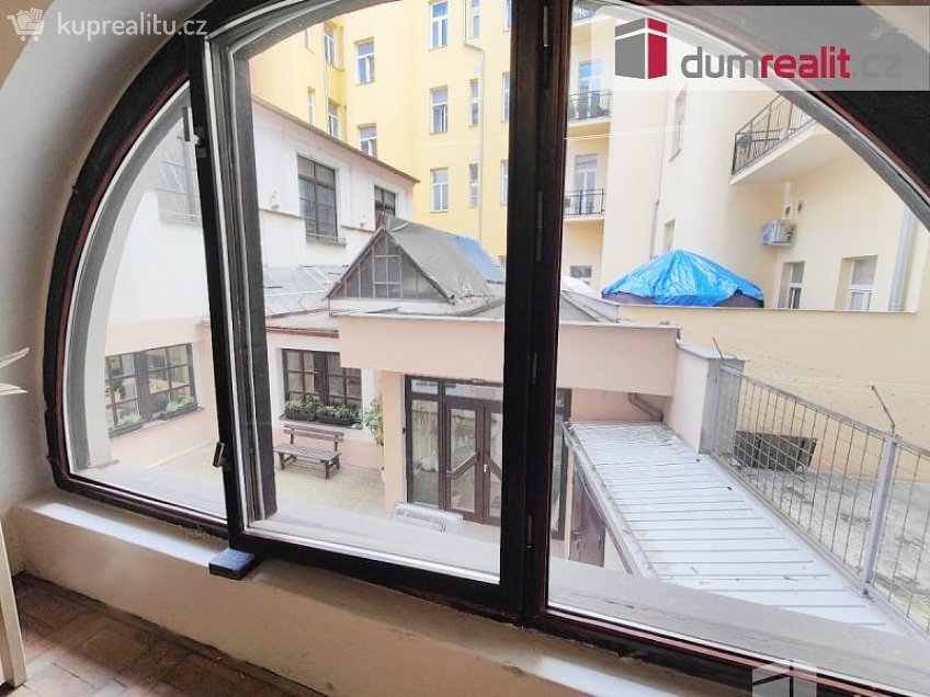 Pronájem  kanceláře 80 m^2 Školská, Praha 1 