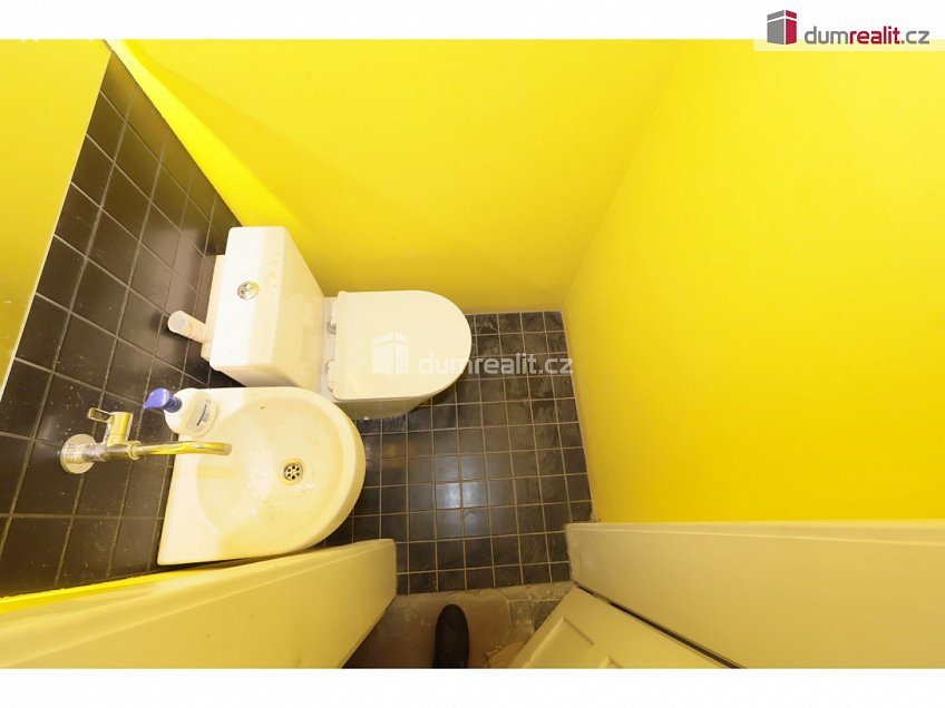 Pronájem  kanceláře 80 m^2 Školská, Praha 1 