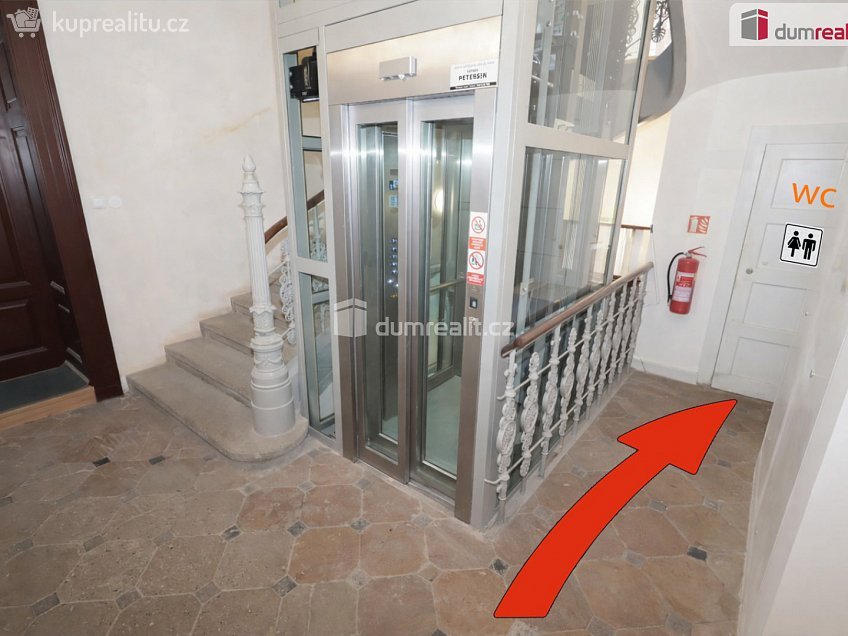 Pronájem  kanceláře 80 m^2 Školská, Praha 1 