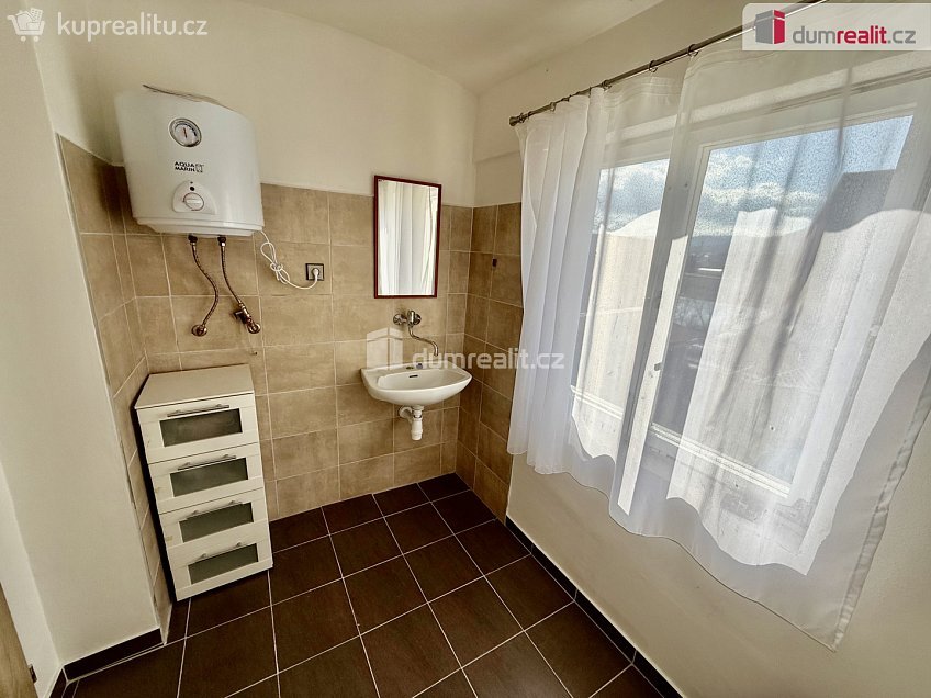 Pronájem  obchodních prostor 36 m^2 Litoměřická, Děčín 