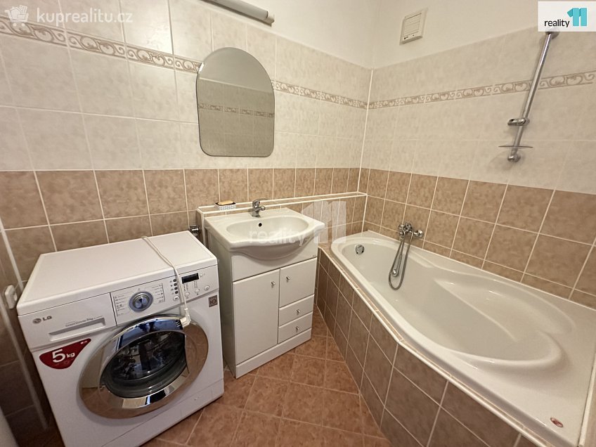 Prodej bytu 2+1 59 m^2 Železničářská, Česká Lípa 