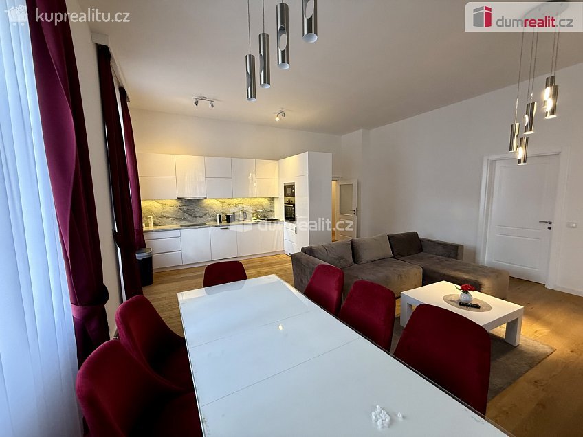 Pronájem bytu 3+1 125 m^2 Ibsenova, Mariánské Lázně 