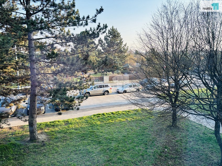 Pronájem bytu 2+kk 45 m^2 Slavatova, Praha 14 