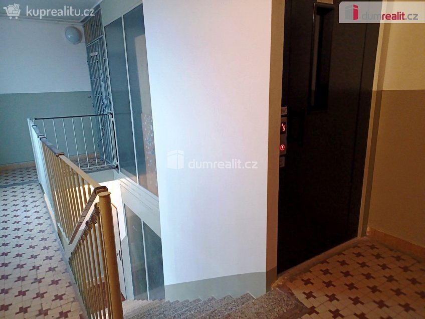 Pronájem bytu 4+1 92 m^2 Spartakiádní, Ústí nad Labem 