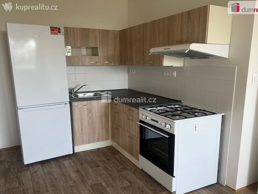 Pronájem bytu 2+kk 43 m^2 Mirovická, Praha 8 