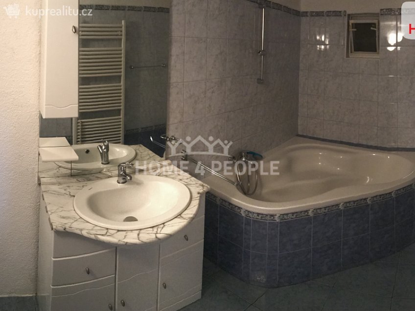 Pronájem bytu 2+1 70 m^2 Šámalova, Horoušany 